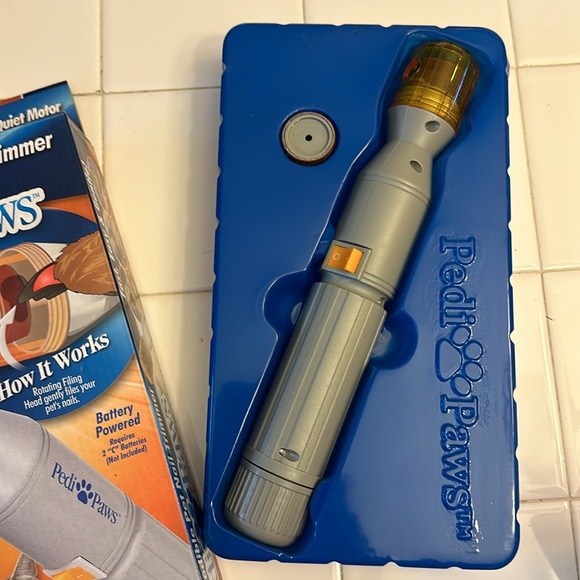 Electric Pet Nail Grinder and Trimmer - Picture 2 of 7